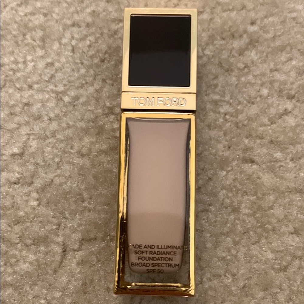 Tom ford shade and illuminate foundation